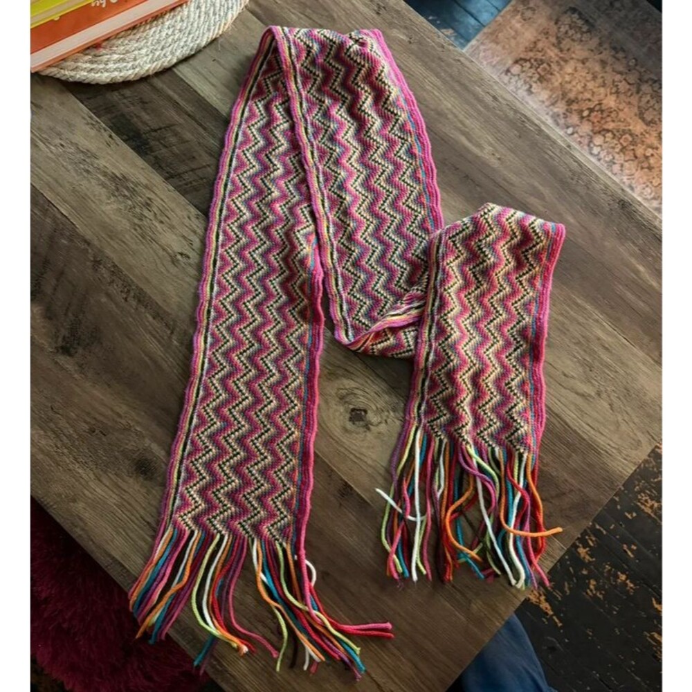 Funky knit scarf